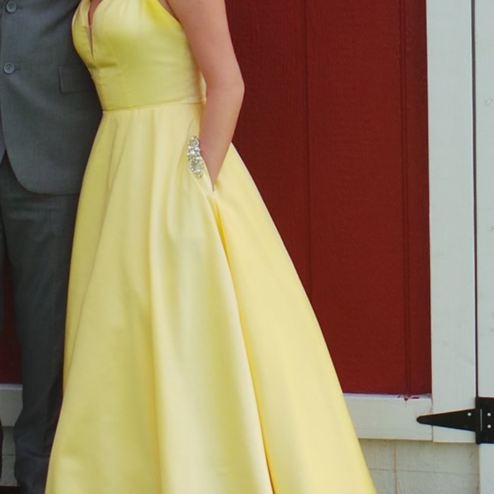 Sherri Hill Prom Dress